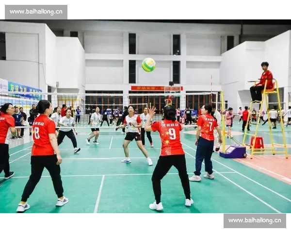 以六名球员为核心探讨排球比赛团队协作与战术配合的重要作用